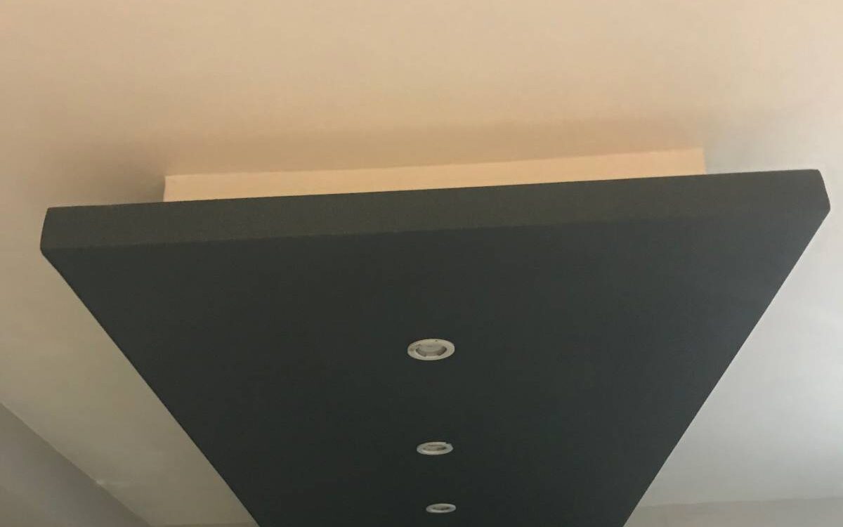 Faux plafond avec lumière indirect Barr